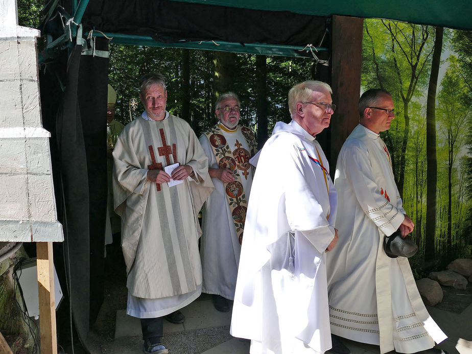 Festgottesdienst zum 1.000 Todestag des Heiligen Heimerads auf dem Hasunger Berg (Foto: Karl-Franz Thiede)